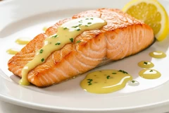 Стейк из лосося с цукини