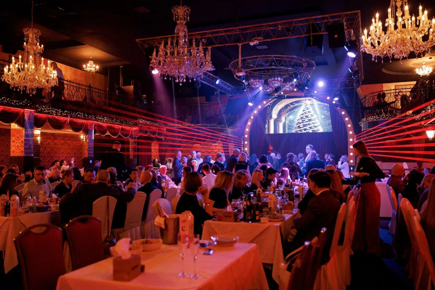 Корпоративное мероприятие в ресторане-клубе Млын Руж в Минске